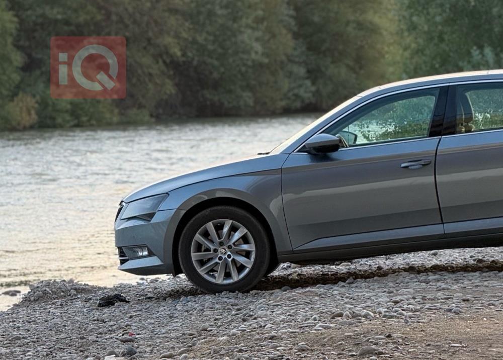 سکۆدا سوپێرب